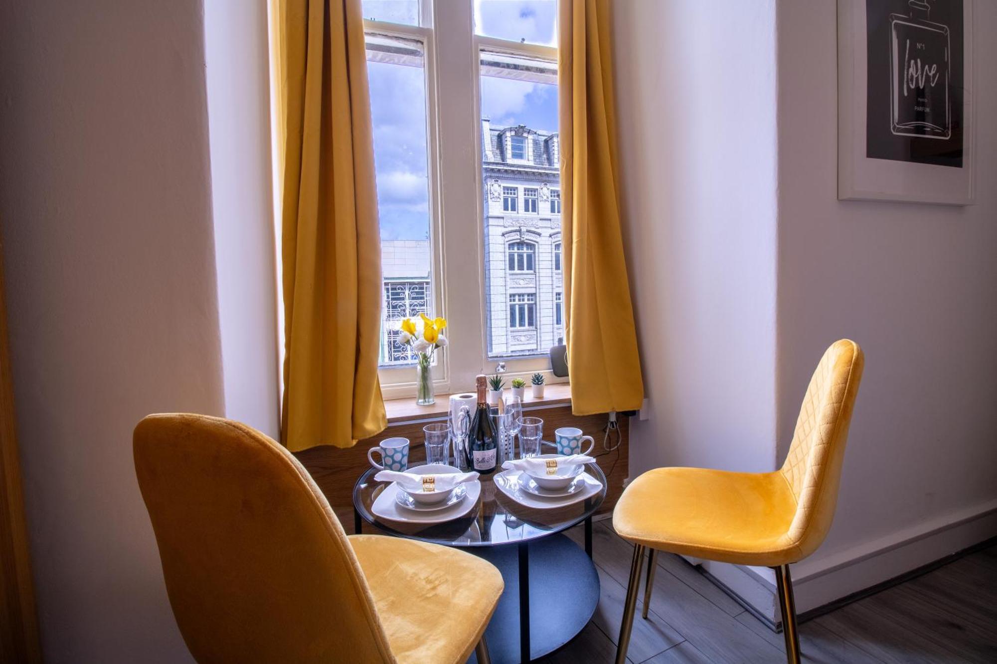 Spacious Studio Apartment On Oxford Street 9Gc London Bagian luar foto