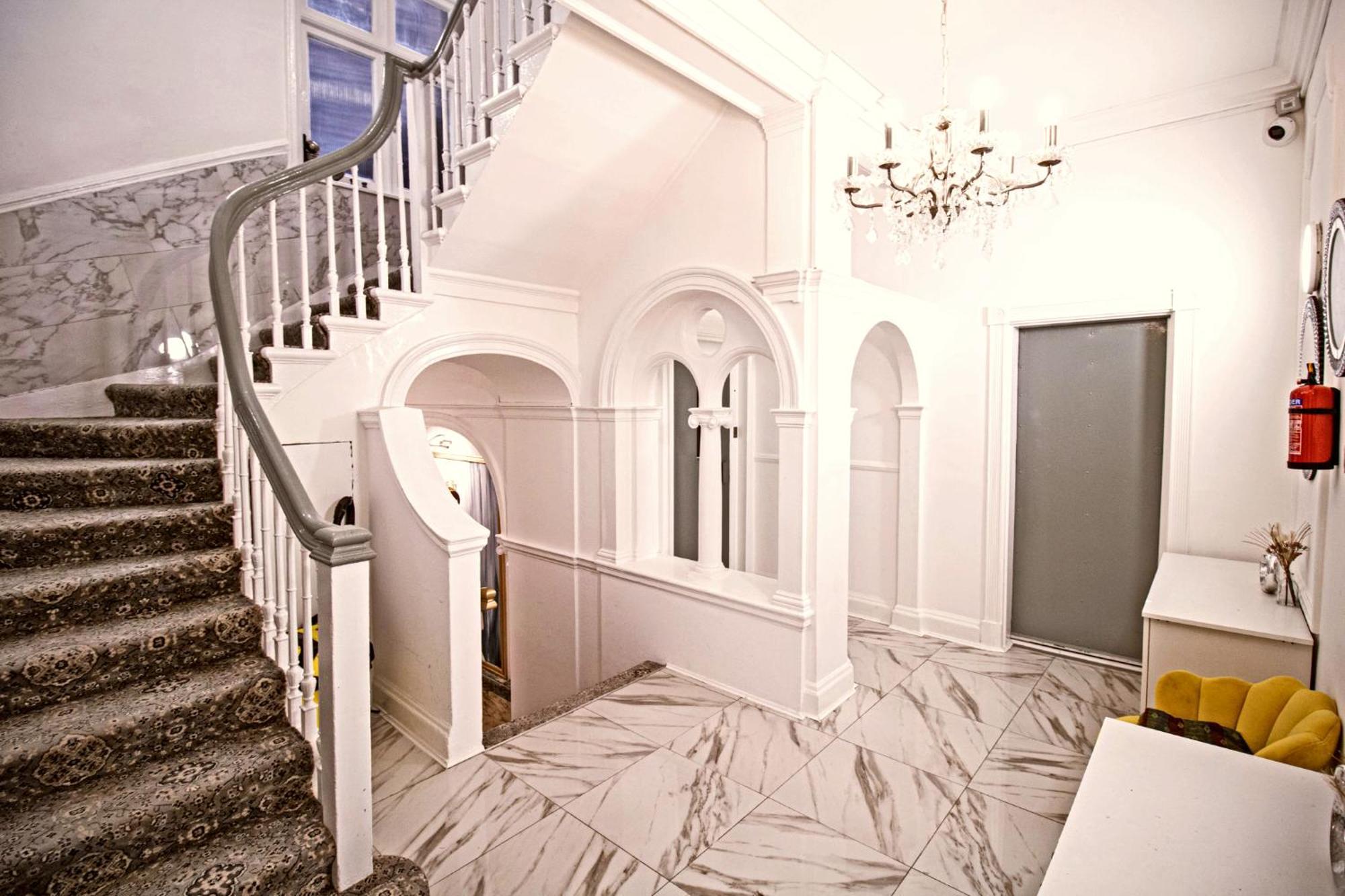 Spacious Studio Apartment On Oxford Street 9Gc London Bagian luar foto