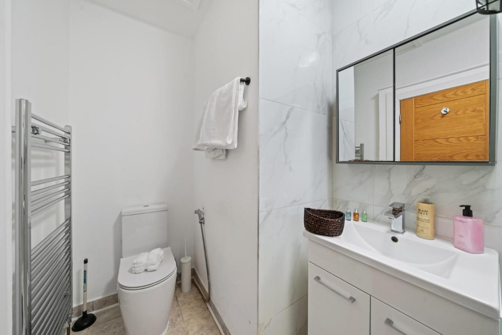 Spacious Studio Apartment On Oxford Street 9Gc London Bagian luar foto