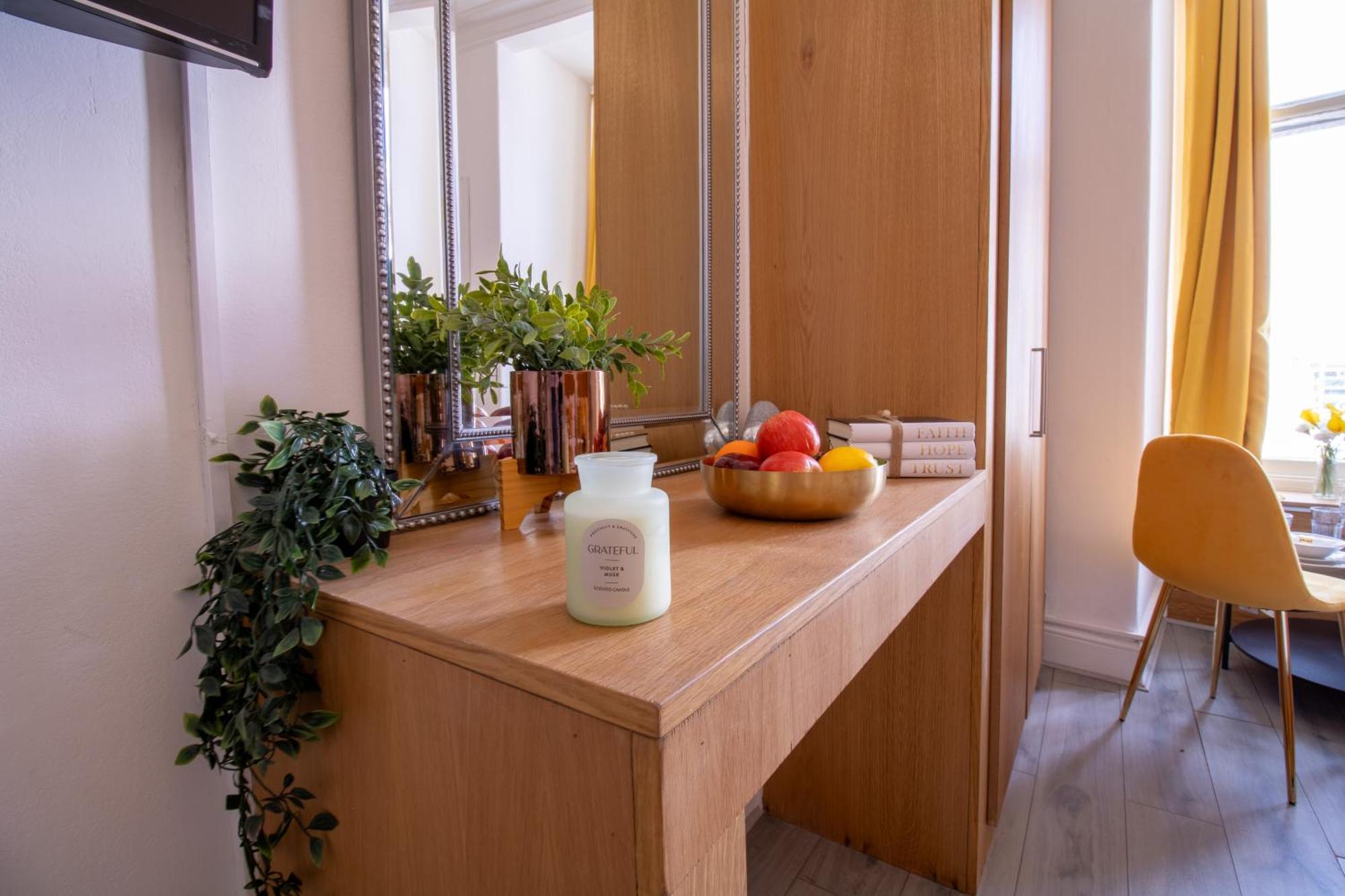 Spacious Studio Apartment On Oxford Street 9Gc London Bagian luar foto