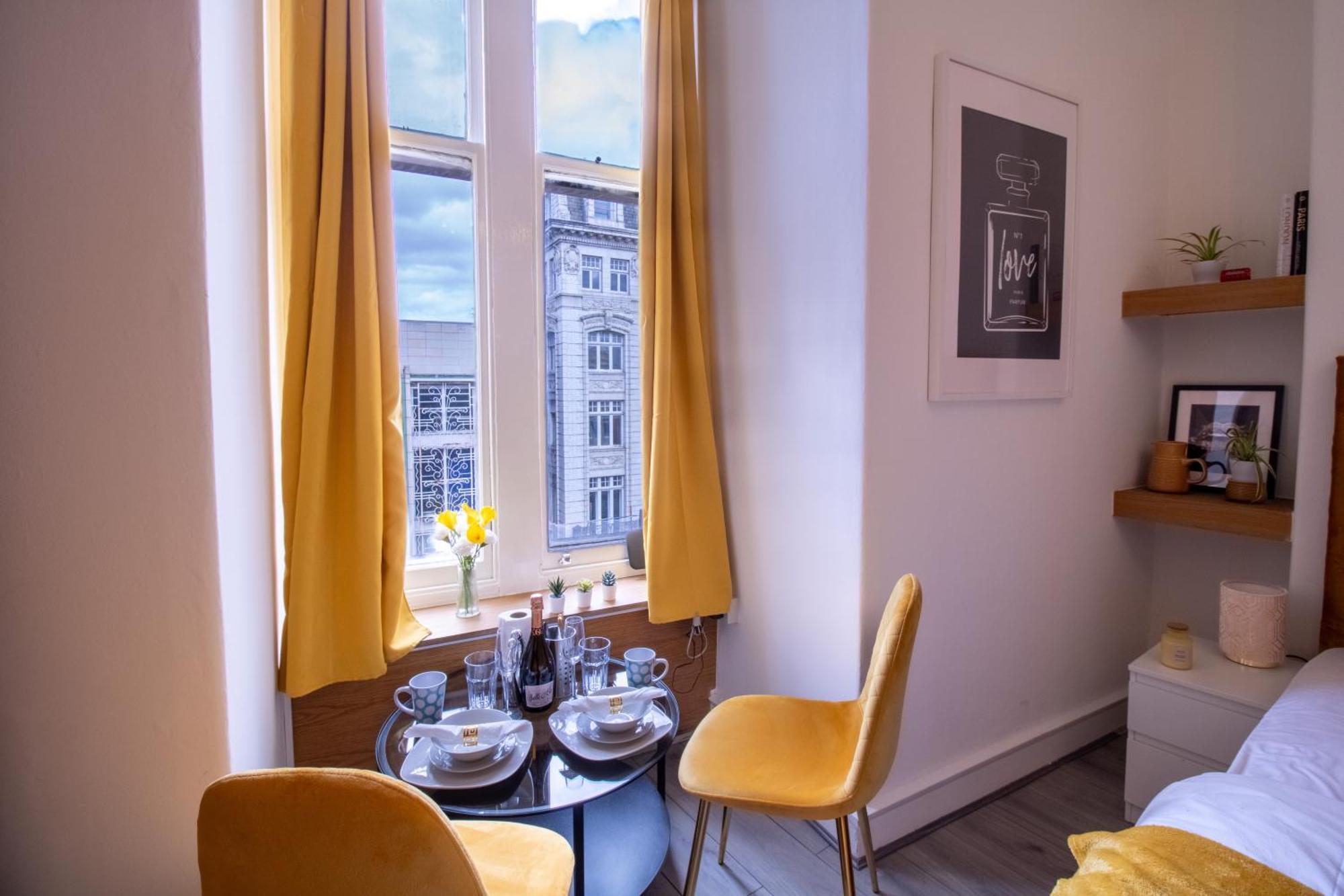 Spacious Studio Apartment On Oxford Street 9Gc London Bagian luar foto